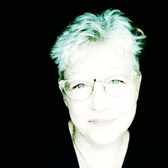 Meet your Posher, Diana - Picture 1 of 1